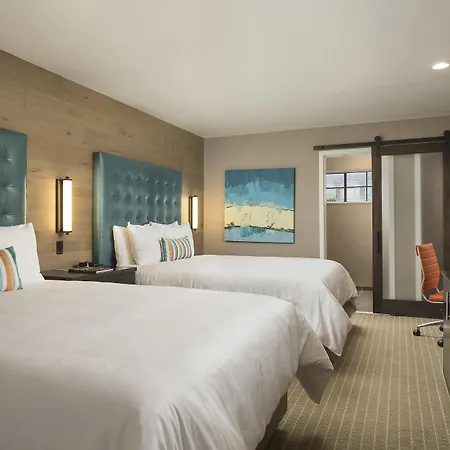Wave Street Inn